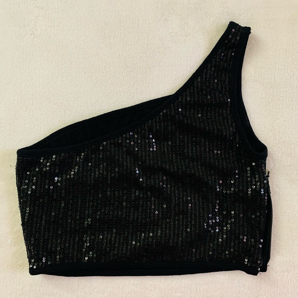 Black Sequin Asymmetrical Top(Very Well Preserved)